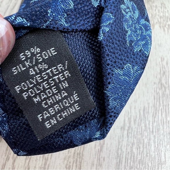 574 - Michael Kors Gegan Floral Tie Blue Navy 410 2MKC23-1086 Silk Blend $69.50 - Picture 3 of 5